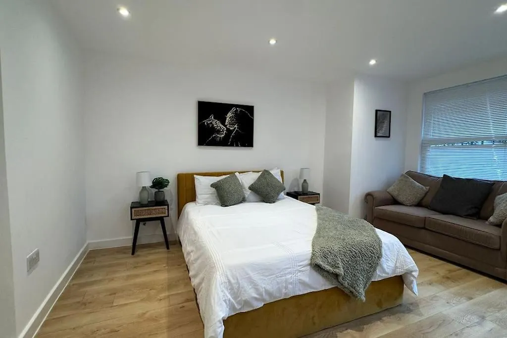 Apartment Luxury Studio Flat Hounslow Central