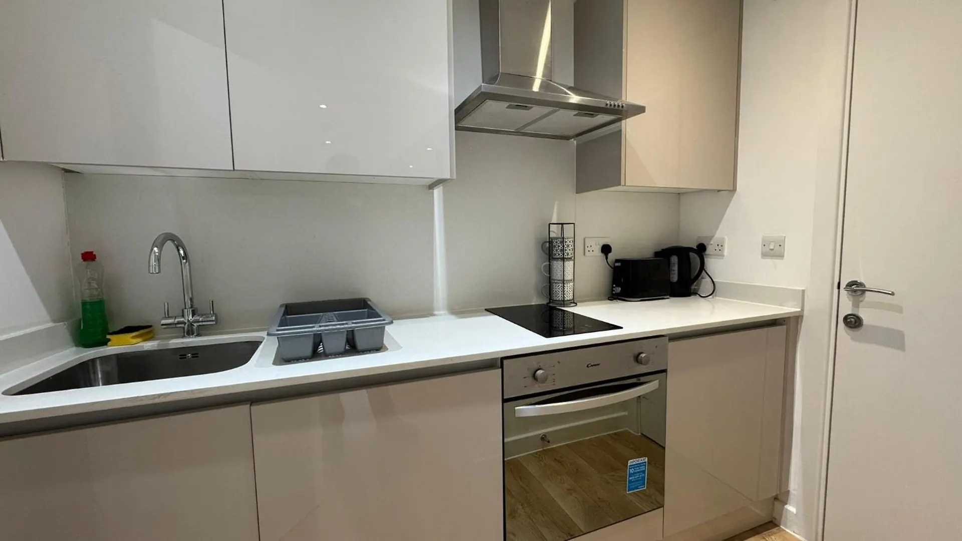Luxury Studio Flat Hounslow Central location